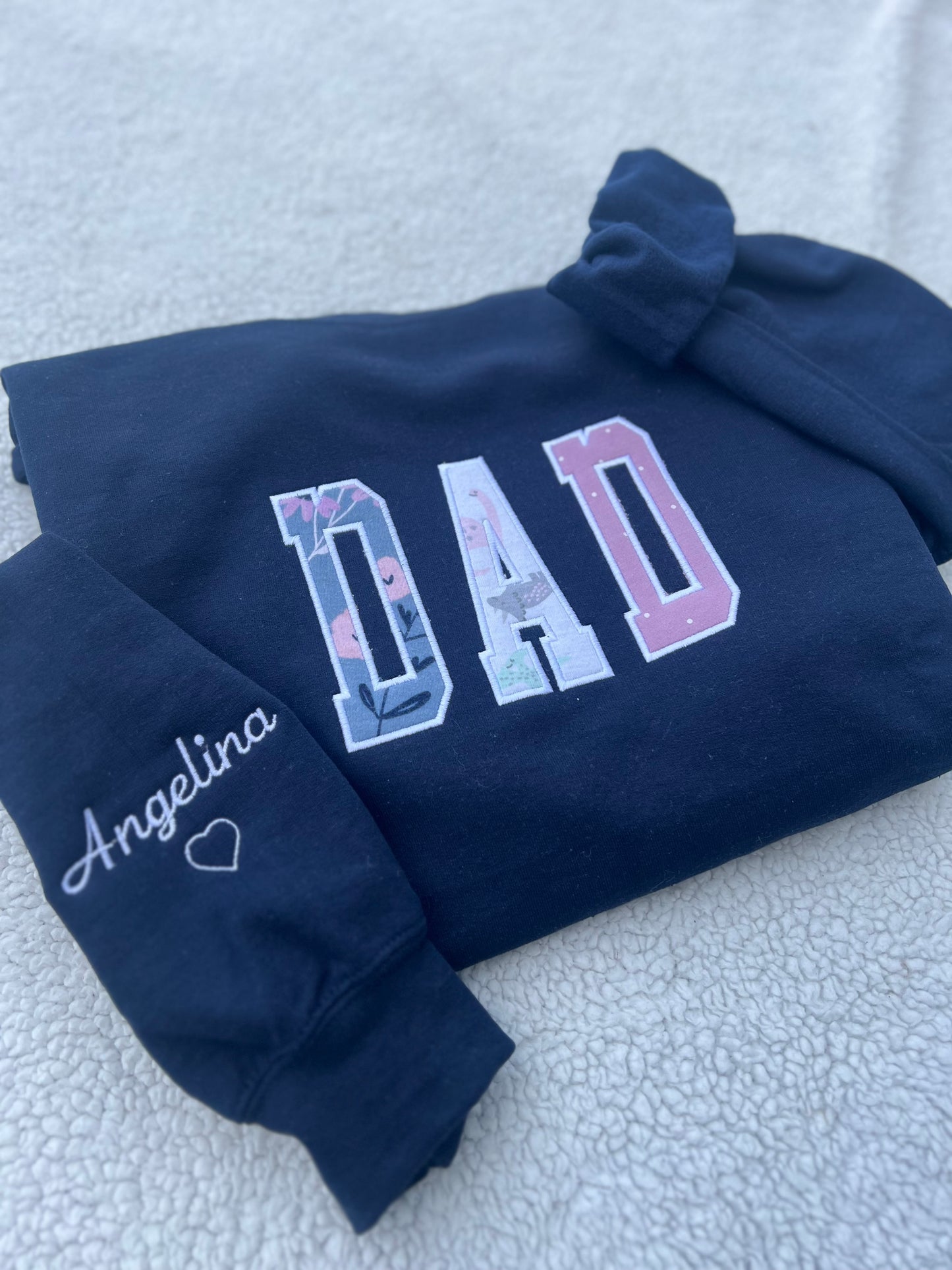 Mama Keepsake Sweatshirt | Gildan Crewneck