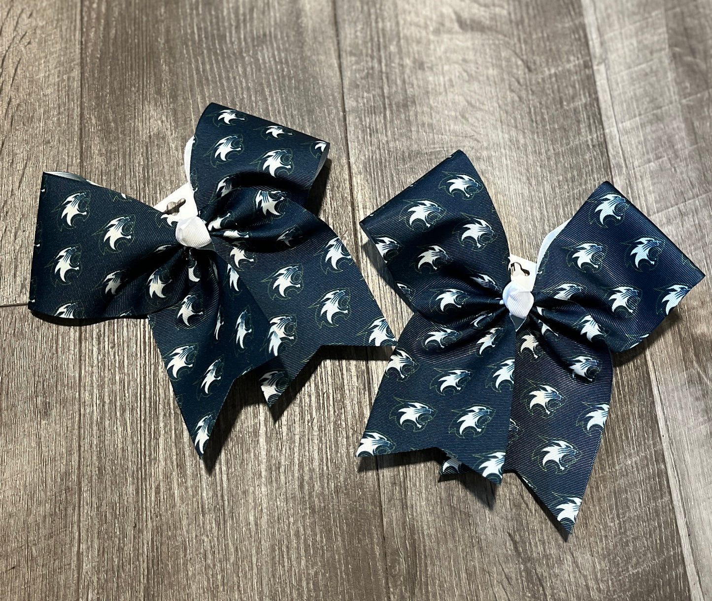 River Falls Retail Online Clip-In Bow